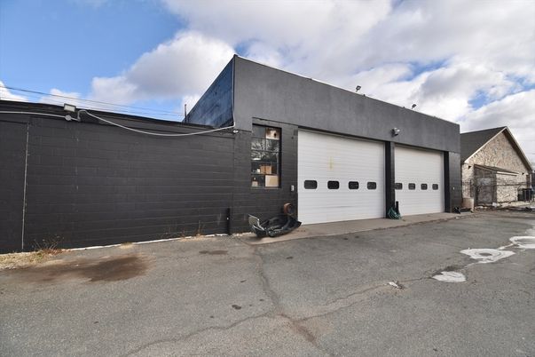 Detached Garage, Exterior