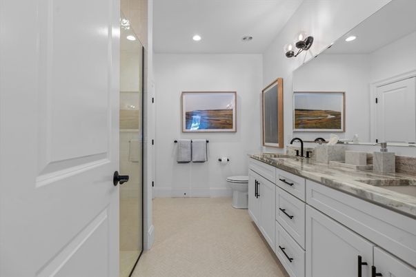 Bathroom, Dual Sink Vanities, Interior, Recessed Lighting