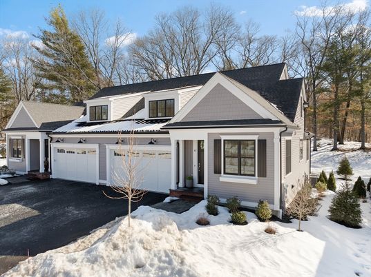 Attached, Exterior, Facade, Cape Cod