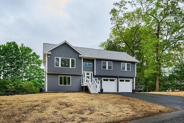Attached, Exterior, Facade, Raised Ranch