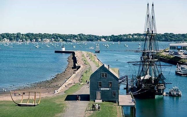 Exterior, Lake