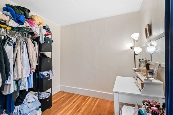 Interior, Walk-in Closets, Wood Texture Flooring