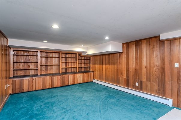 Empty room, Interior, Recessed Lighting, Wooden Walls