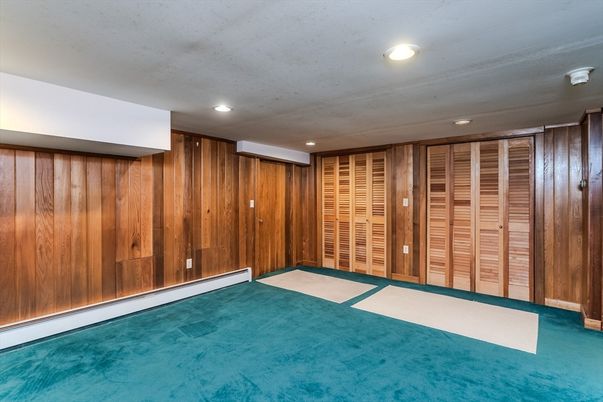 Empty room, Interior, Recessed Lighting, Wooden Walls