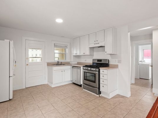 Interior, Kitchen, Recessed Lighting, Washer