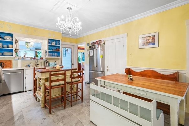 Chandelier, Dining room, Interior, Kitchen, Marble, Stainless Steel Appliances