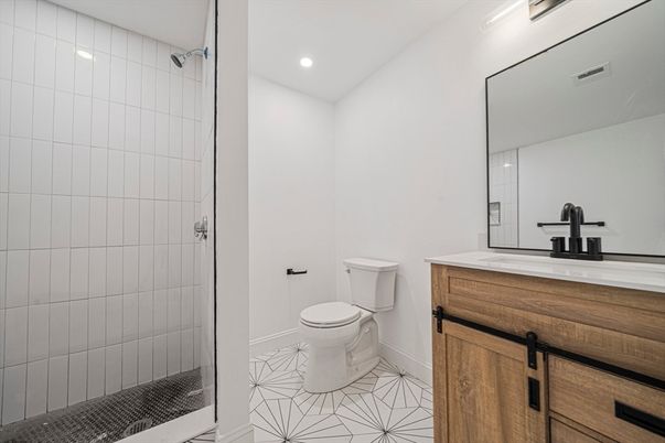 Bathroom, Interior, Recessed Lighting