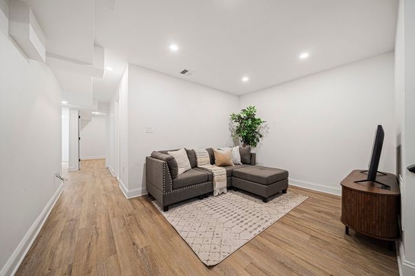 Interior, Recessed Lighting, Wood Texture Flooring