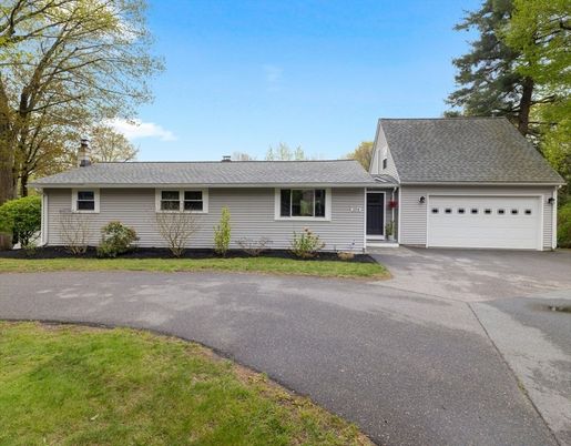 Attached, Exterior, Facade, Cape Cod