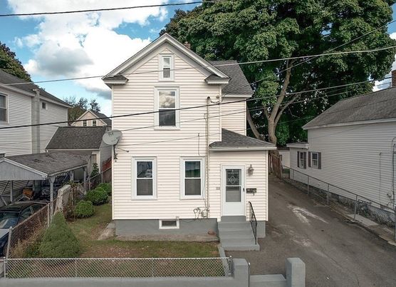 Exterior, Facade, Queen Anne Victorian