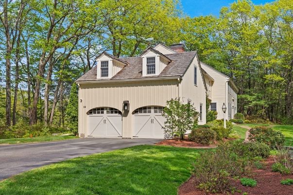 Attached, Exterior, Facade, Farmhouse
