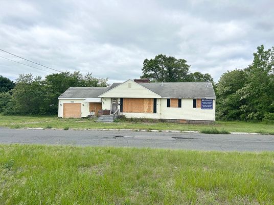 Attached, Backyard, Exterior, Facade, Cape Cod