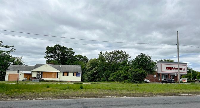 Exterior, Facade, None