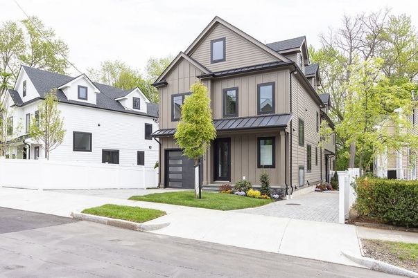 Attached, Exterior, Facade, Farmhouse