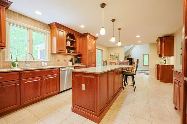 Dining room, Interior, Kitchen, Pendant Lights, Recessed Lighting, Stainless Steel Appliances