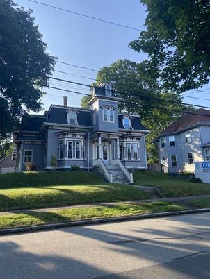 Exterior, Facade, Queen Anne Victorian