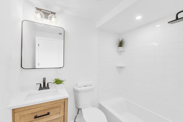 Bathroom, Interior, Recessed Lighting