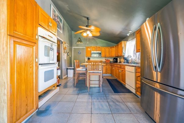 Dining room, Interior, Kitchen, Stainless Steel Appliances