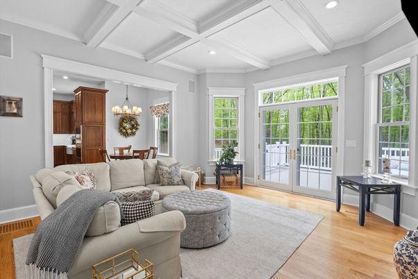 Chandelier, Dining room, Interior, Living room, Recessed Lighting, Wood Texture Flooring