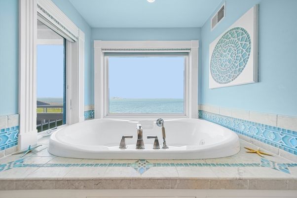 Bathroom, Interior, Recessed Lighting, Water
