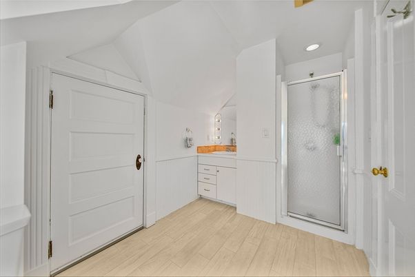 Bathroom, Interior, Recessed Lighting, Wood Texture Flooring