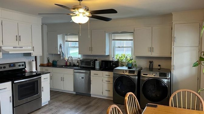 Interior, Kitchen, Washer, Water, Wood Texture Flooring