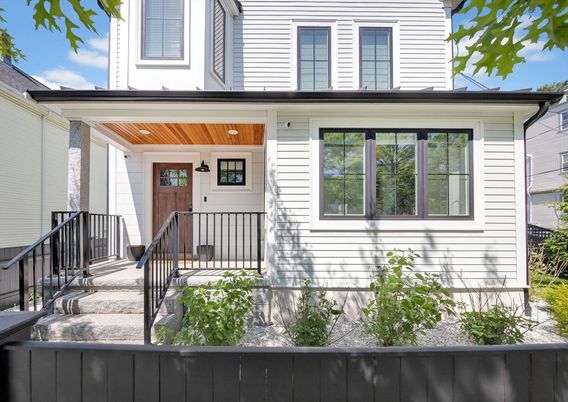 Exterior, Facade, American Foursquare