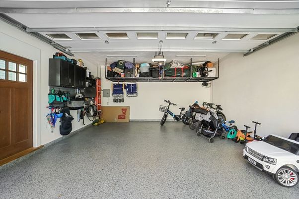 Garage, Interior