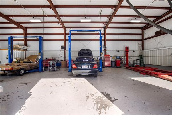 Garage, Interior