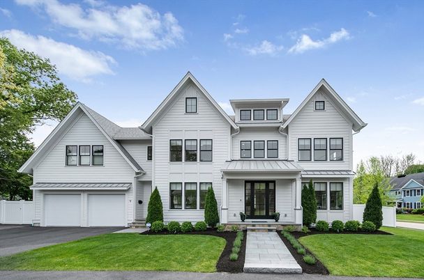 Attached, Exterior, Facade, Farmhouse