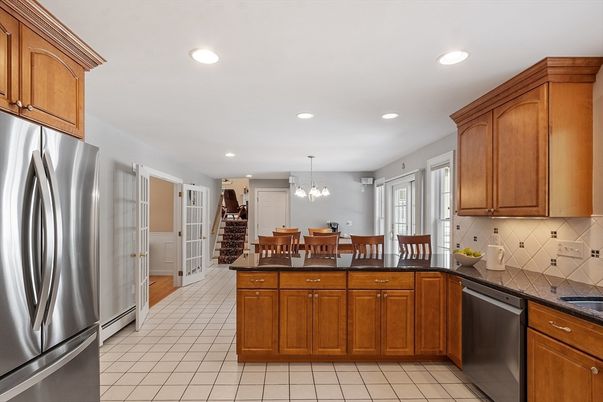 Dining room, Interior, Kitchen, Pendant Lights, Recessed Lighting, Stainless Steel Appliances