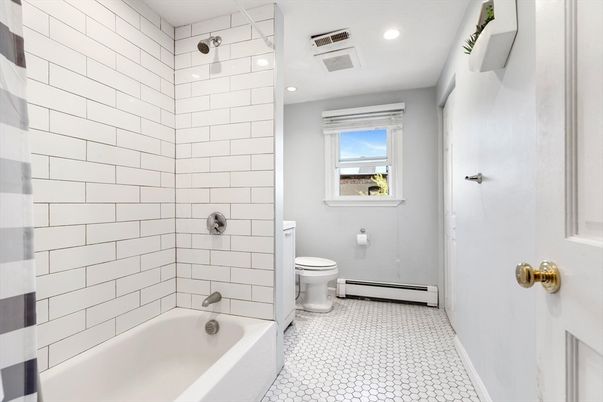 Bathroom, Interior, Recessed Lighting