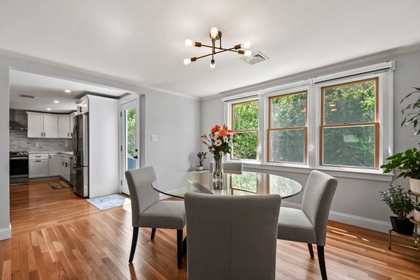Dining room, Interior, Kitchen, Pendant Lights, Recessed Lighting, Wood Texture Flooring