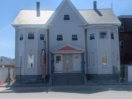 Exterior, Facade, Queen Anne Victorian
