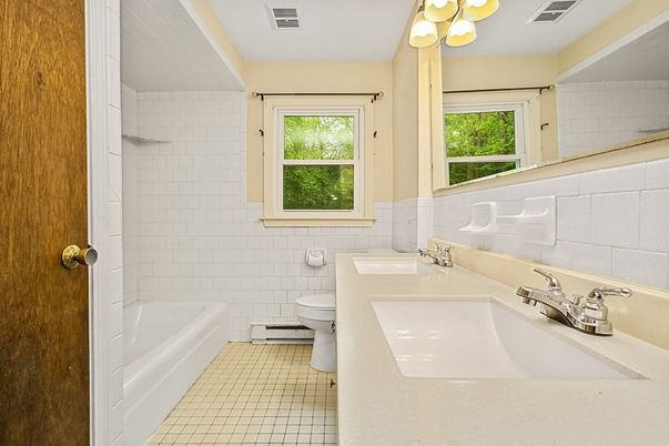 Bathroom, Dual Sink Vanities, Interior