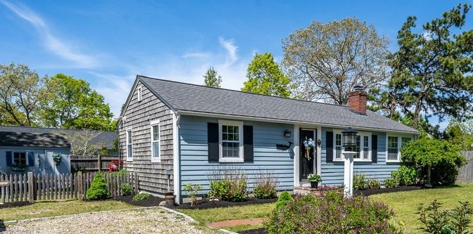 Exterior, Facade, Cape Cod
