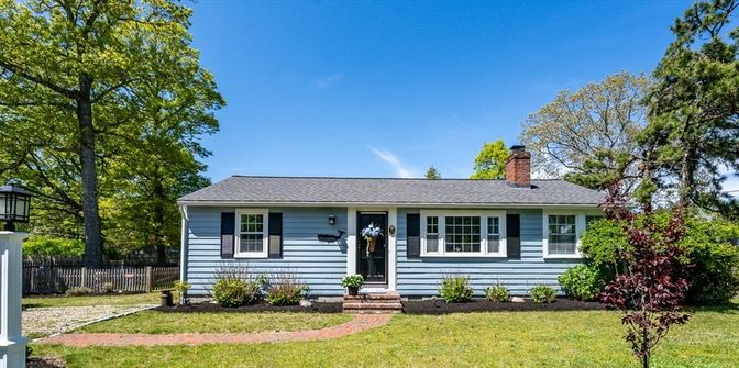 Exterior, Facade, Cape Cod