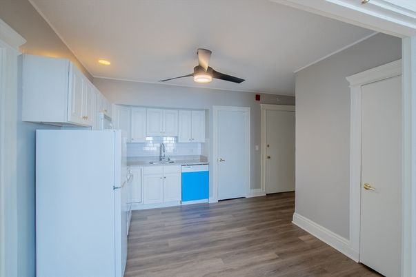 Interior, Kitchen, Recessed Lighting, Wood Texture Flooring