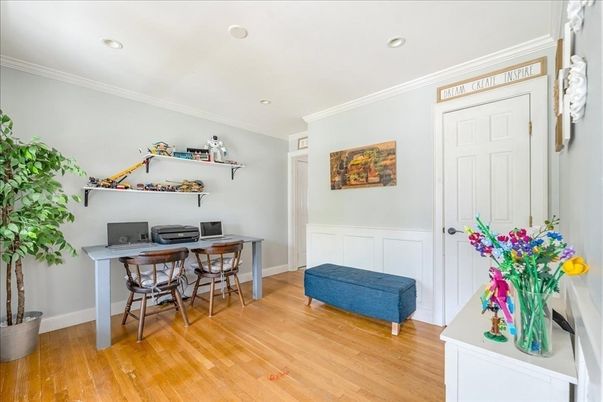 Home Office, Interior, Recessed Lighting, Wood Texture Flooring