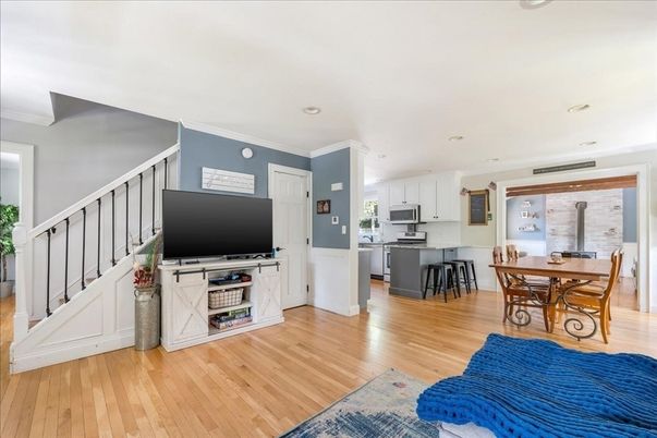 Dining room, Interior, Kitchen, Recessed Lighting, Wood Texture Flooring