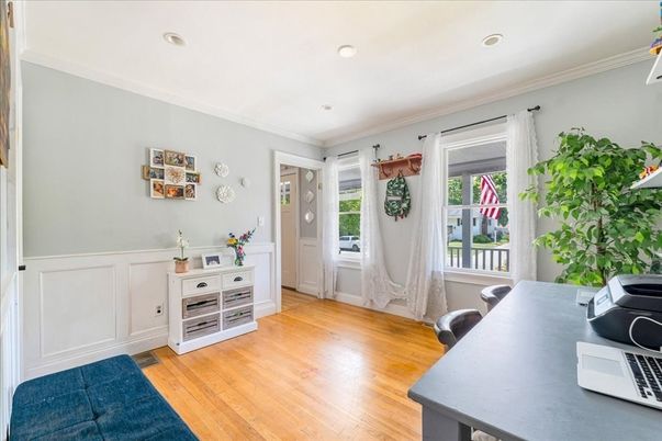 Home Office, Interior, Recessed Lighting, Wood Texture Flooring