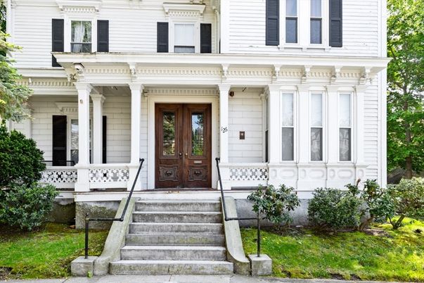 Exterior, Facade, Queen Anne Victorian