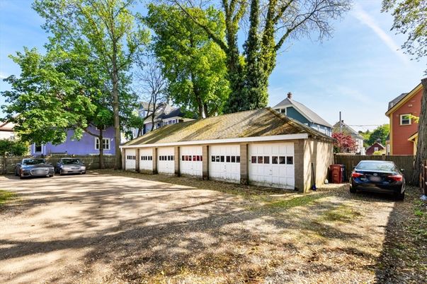 Detached Garage, Exterior
