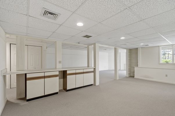 Empty room, Interior, Recessed Lighting