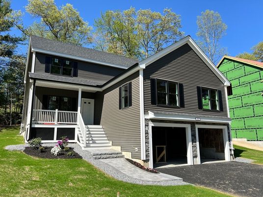 Attached, Exterior, Facade, Farmhouse