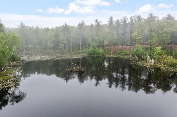 Exterior, Lake