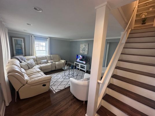 Interior, Living room, Recessed Lighting, Wood Texture Flooring