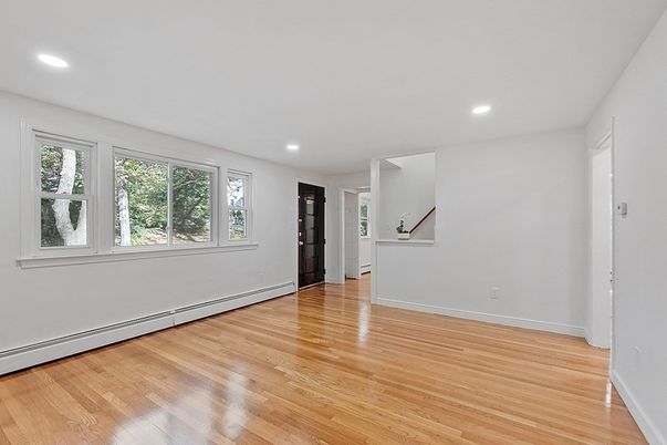 Empty room, Interior, Recessed Lighting, Wood Texture Flooring