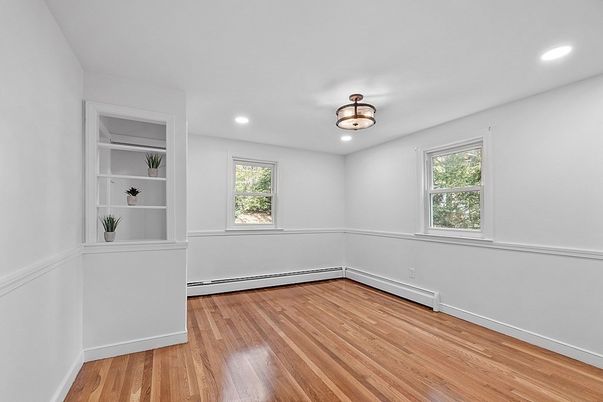 Empty room, Interior, Recessed Lighting, Wood Texture Flooring