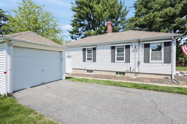 Detached Garage, Exterior